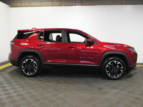 Radiant Red Tintcoat 2025 Chevrolet Equinox 1LT