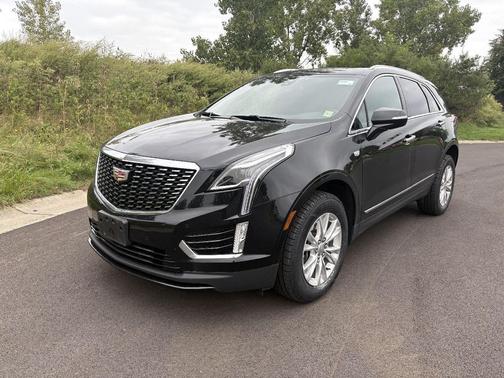 Stellar Black Metallic 2024 Cadillac XT5 Luxury