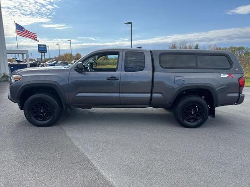 2022 Toyota Tacoma SR