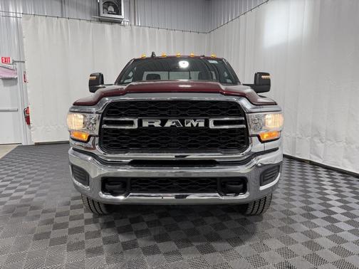 2024 RAM 2500 Tradesman Regular Cab 4x4 8' Box