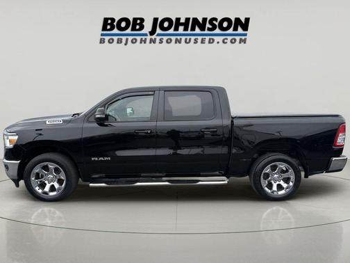 Diamond Black Crystal Pearlcoat 2022 RAM 1500 Big Horn/Lone Star