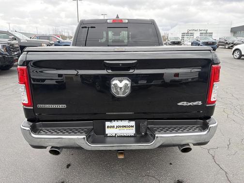 Diamond Black Crystal Pearlcoat 2022 RAM 1500 Big Horn/Lone Star