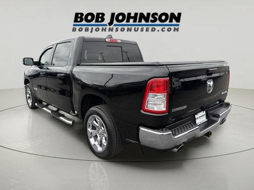 Diamond Black Crystal Pearlcoat 2022 RAM 1500 Big Horn/Lone Star