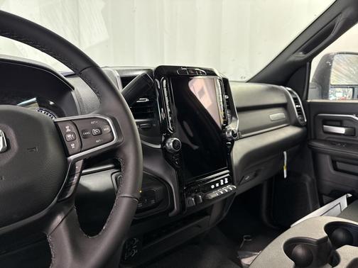 2025 RAM 2500 Big Horn Crew Cab 4x4 6'4' Box