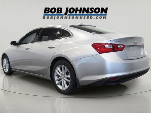Silver Ice Metallic 2018 Chevrolet Malibu LT