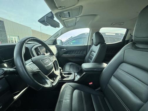 Onyx Black 2022 GMC Canyon Denali