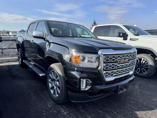 Onyx Black 2022 GMC Canyon Denali