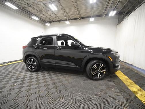 Mosaic Black Metallic 2025 Chevrolet Trailblazer LT