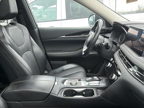 2023 INFINITI QX60 Pure