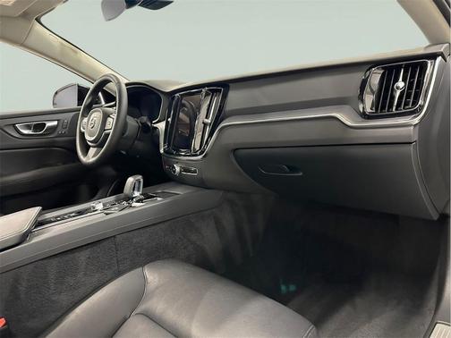 2025 Volvo S60 B5 Core