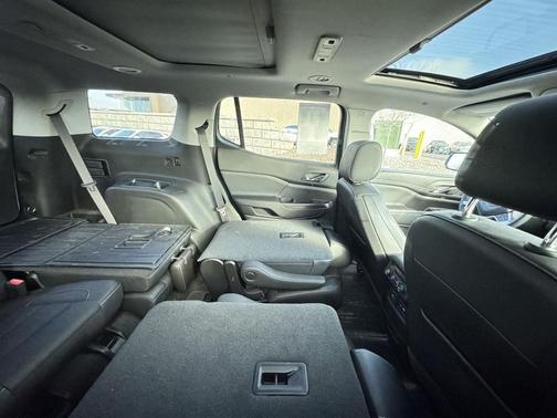 2023 GMC Acadia AWD SLT