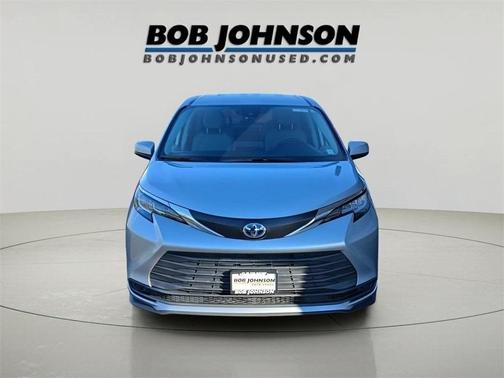 2021 Toyota Sienna LE