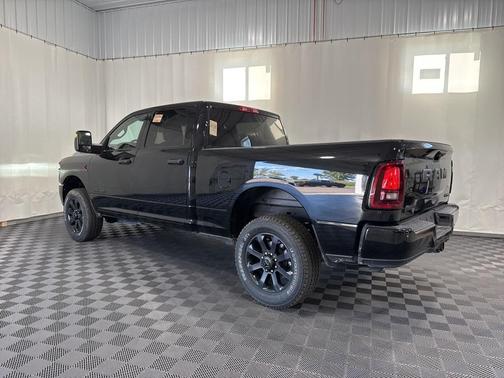2025 RAM 2500 Big Horn Crew Cab 4x4 6'4' Box