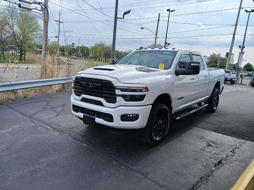 Bright White Clearcoat 2026 RAM 2500 Laramie Crew Cab 4x4 6'4' Box