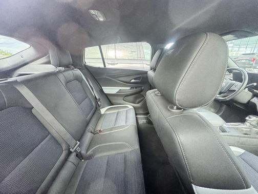 Summit White 2024 Buick Envista Preferred FWD