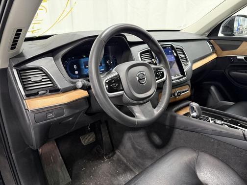 Onyx Black Metallic 2023 Volvo XC90 B5 Plus