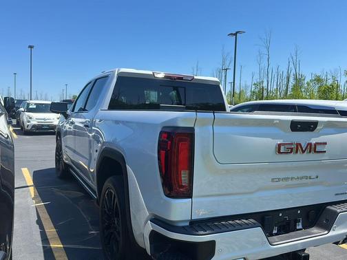 White Frost Tricoat 2023 GMC Sierra 1500 Denali