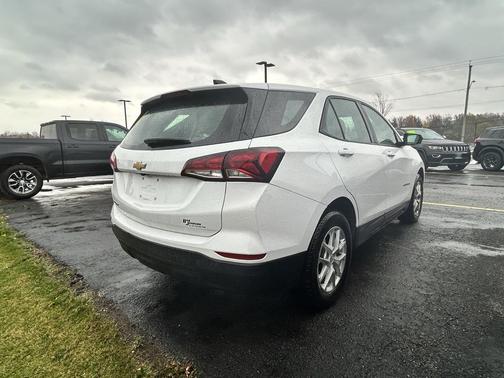 2022 Chevrolet Equinox LS