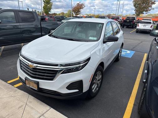 2022 Chevrolet Equinox LS
