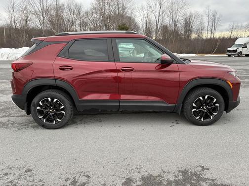 Crimson Metallic 2022 Chevrolet Trailblazer LT