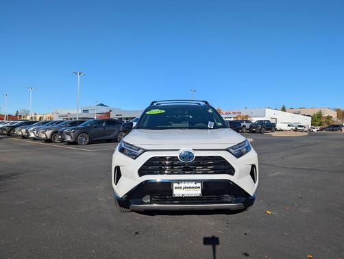 2023 Toyota RAV4 Hybrid SE