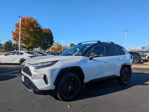 2023 Toyota RAV4 Hybrid SE