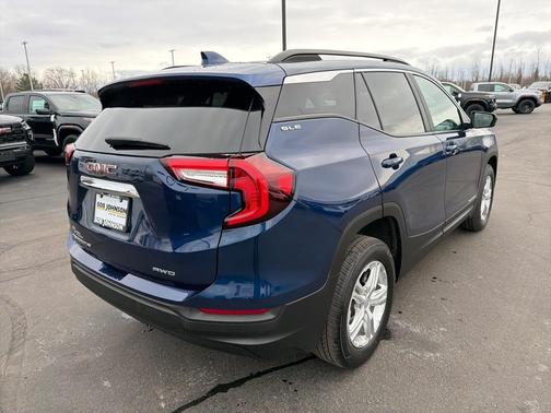 2023 GMC Terrain SLE