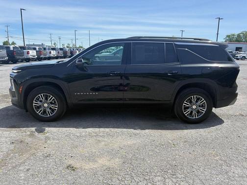 Mosaic Black Metallic 2025 Chevrolet Traverse LT