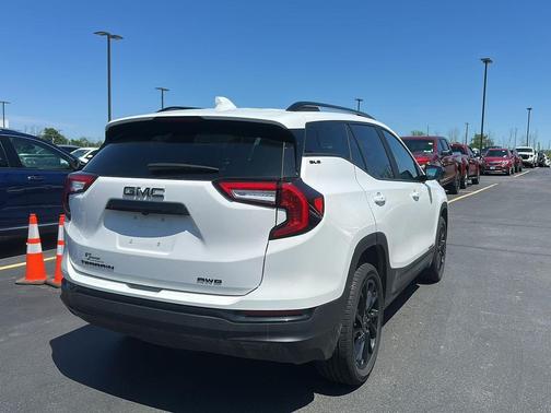 Summit White 2023 GMC Terrain SLE