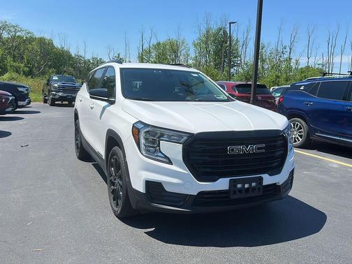 Summit White 2023 GMC Terrain SLE