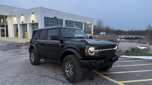 Shadow Black 2025 Ford Bronco Badlands