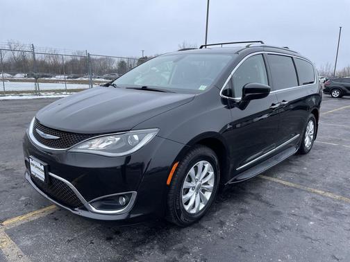 2018 Chrysler Pacifica Touring-L