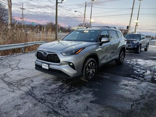 2023 Toyota Highlander Hybrid XLE