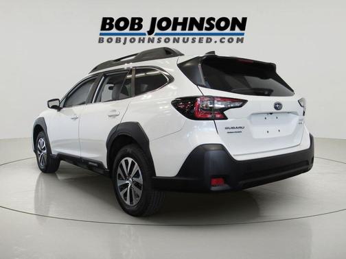 Crystal White Pearl 2024 Subaru Outback Premium