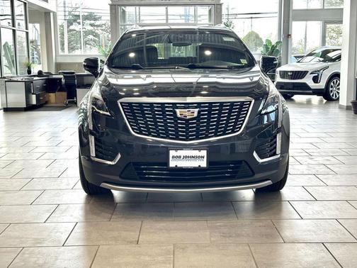 Manhattan Noir Metallic 2020 Cadillac XT5 Premium Luxury