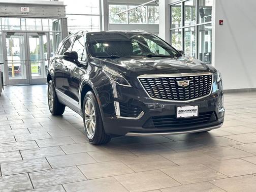 Manhattan Noir Metallic 2020 Cadillac XT5 Premium Luxury