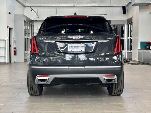 Manhattan Noir Metallic 2020 Cadillac XT5 Premium Luxury