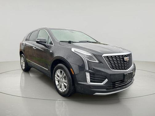 Manhattan Noir Metallic 2020 Cadillac XT5 Premium Luxury