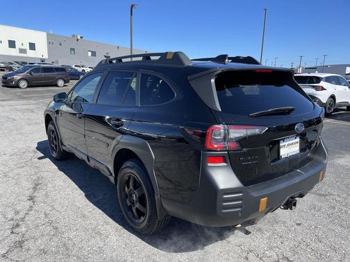 Crystal Black Silica 2023 Subaru Outback Wilderness