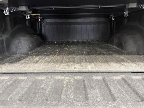 Diamond Black Crystal Pearlcoat 2021 RAM 1500 Big Horn/Lone Star