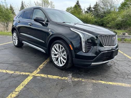 Stellar Black Metallic 2020 Cadillac XT4 Premium Luxury