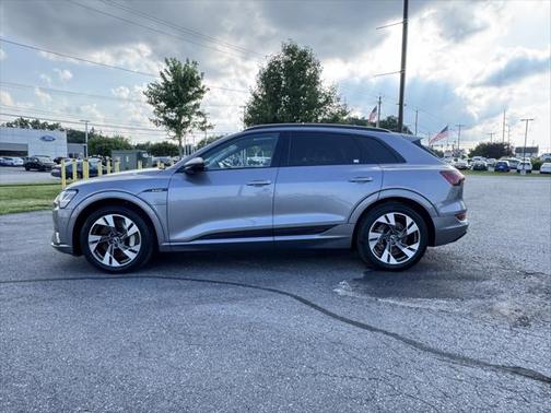 2021 Audi e-tron Premium