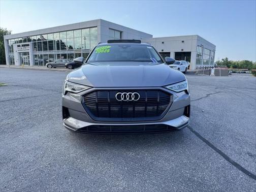 2021 Audi e-tron Premium