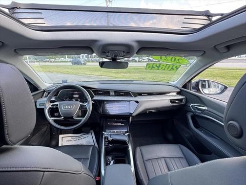 2021 Audi e-tron Premium