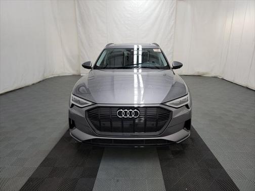 2021 Audi e-tron Premium