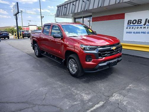 Radiant Red Tintcoat 2025 Chevrolet Colorado LT