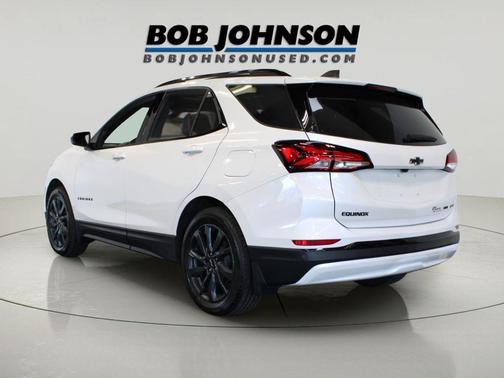 Iridescent Pearl Tricoat 2024 Chevrolet Equinox RS