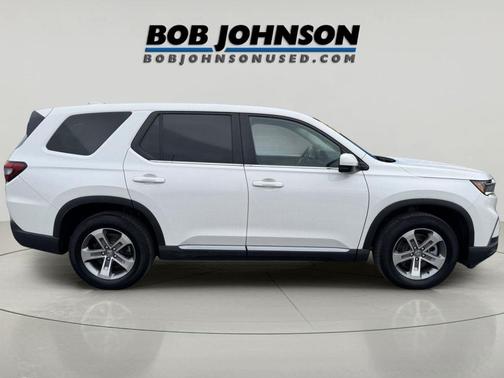 Platinum White Pearl 2023 Honda Pilot AWD EX-L 7 Passenger