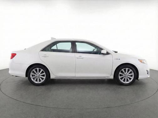 Super White 2013 Toyota Camry Hybrid LE