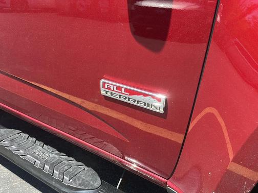 Red Quartz Tintcoat 2017 GMC Canyon SLE